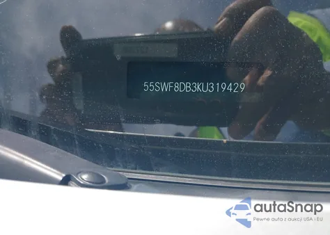 2019 Mercedes-Benz C 300 z USA, uszkodzony, nr VIN 55SWF8DB3KU319429